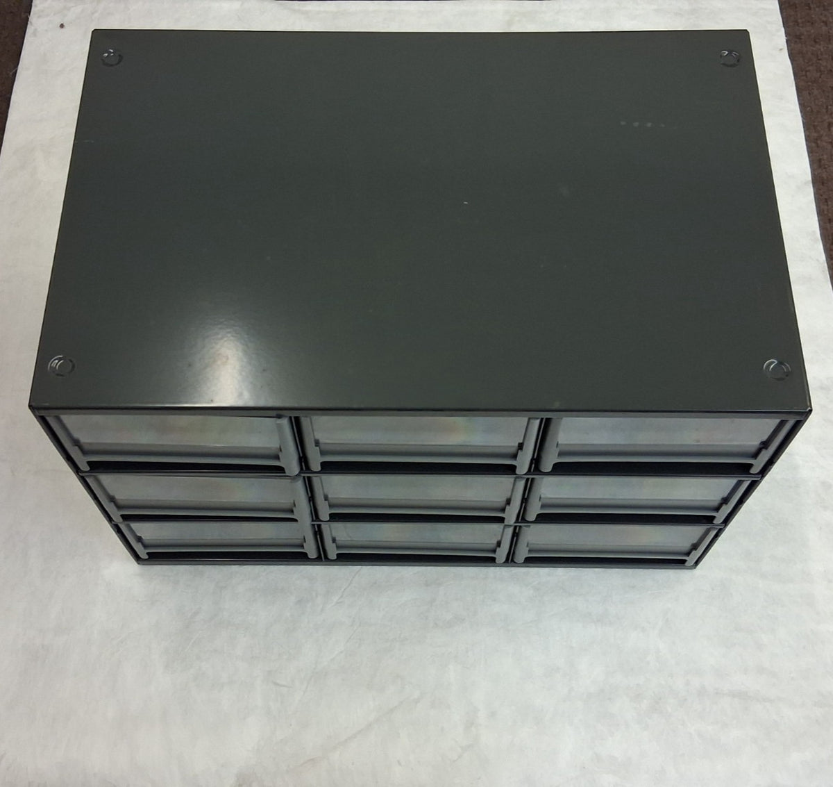 Akro-Mills 9 Drawer Small Parts Modular Steel Frame Storage Cabinet 19909