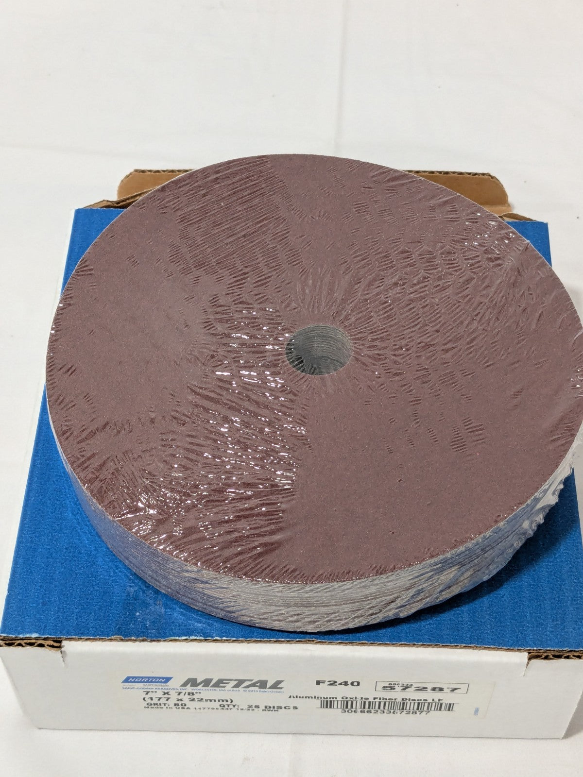 NORTON Fiber Disc 7″ Disc Dia, 7/8″ Hole, 80 Grit, AO Box of 25 66623357287
