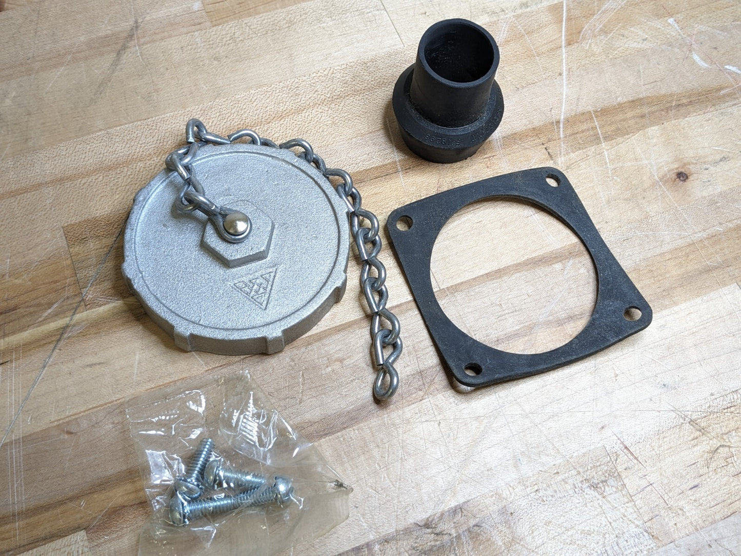 Russellstoll Pin and Sleeve Connector w/ Screw Cap 60 Amp 600 VAC 3-Pole 4-Wire