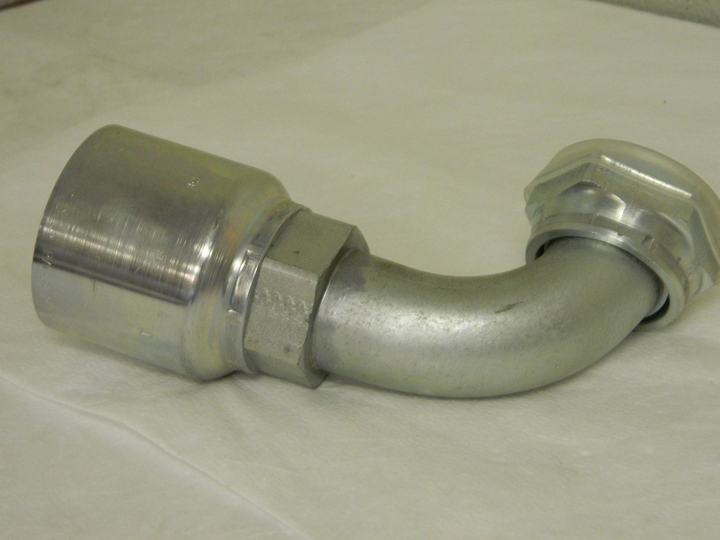 Parker Perm Female Seal-Lok Swivel 90° Elbow Short Drop Lot of 2.  1J971-24-24
