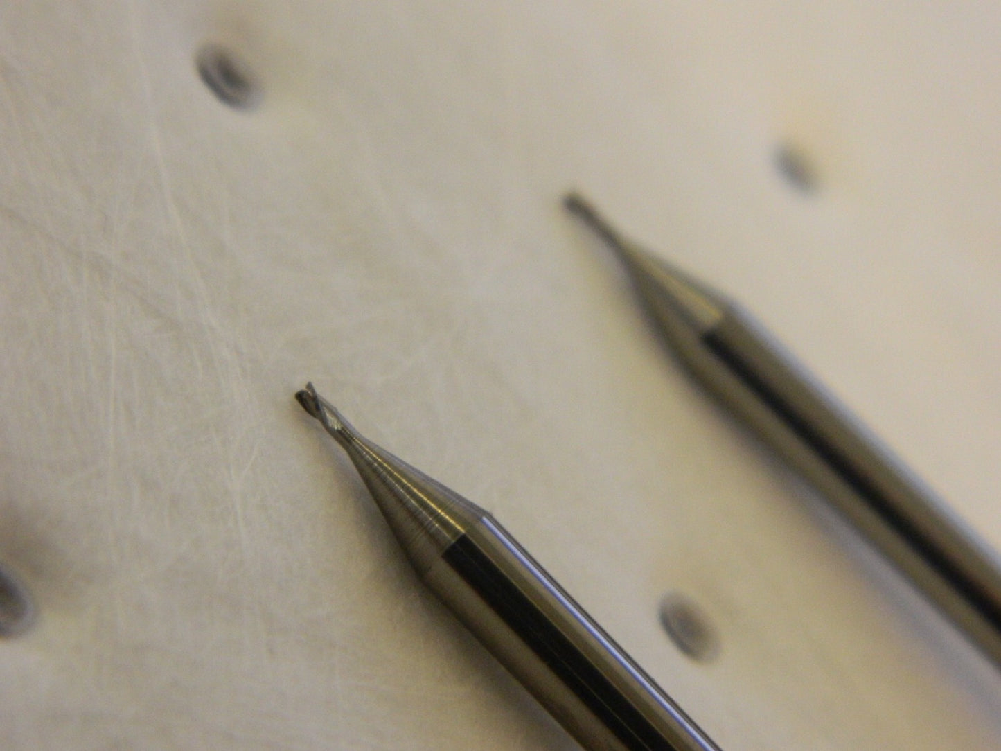 KYOCERA SGS qty 2 1/32X1/8X.046X2 1/2 3FL CARBIDE ENDMILL 09634