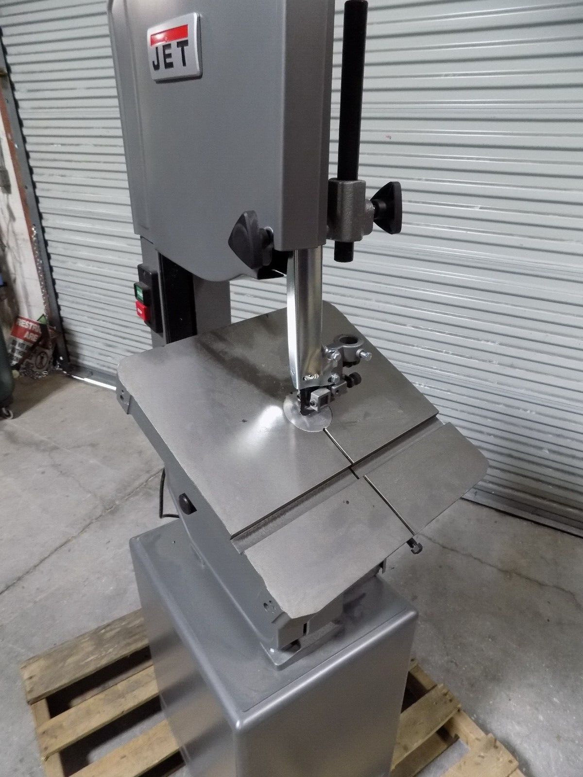 Jet 14  Metal / Wood Vertical Bandsaw 1 HP 115/230v 1 Ph. J-8201K Damaged