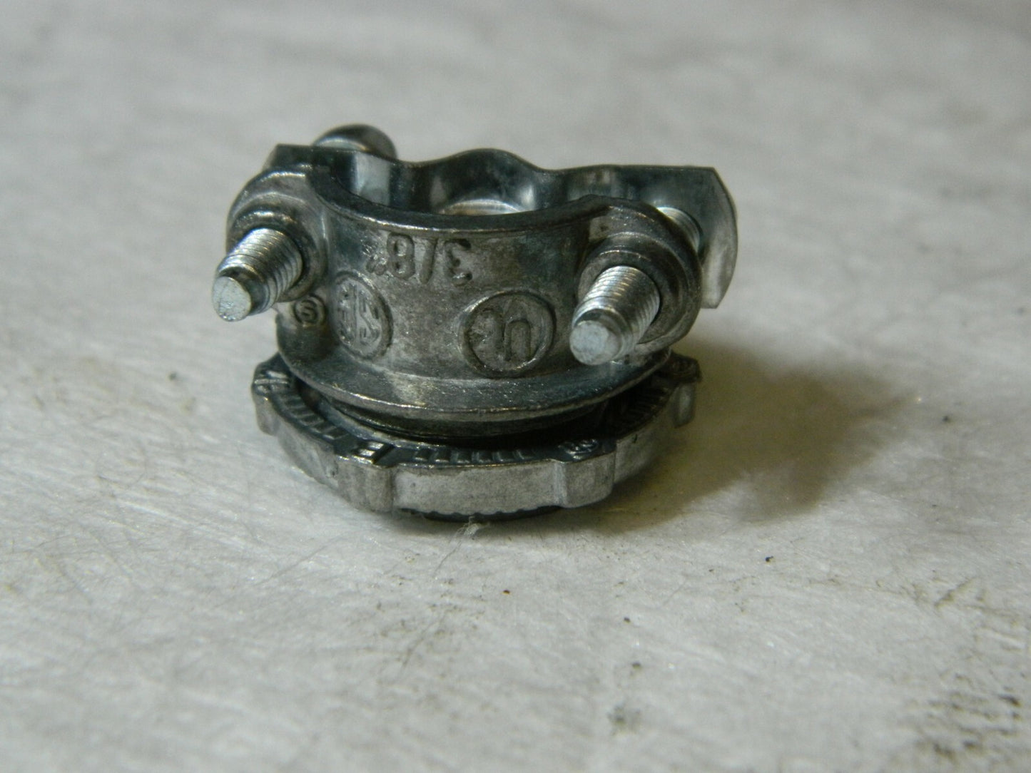 Thomas &amp; Betts 3/8" Trade Conduit Connector Die Cast Zinc Qty 100 NC301