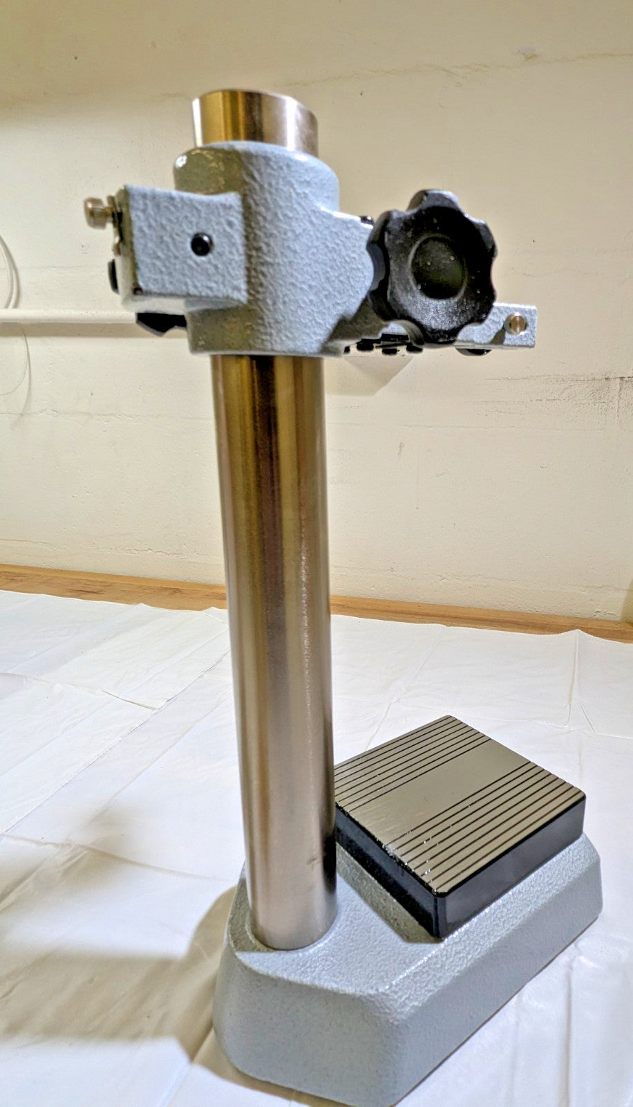Mitutoyo Comparator Gage Stand ONLY BSB-20X 215-405-10