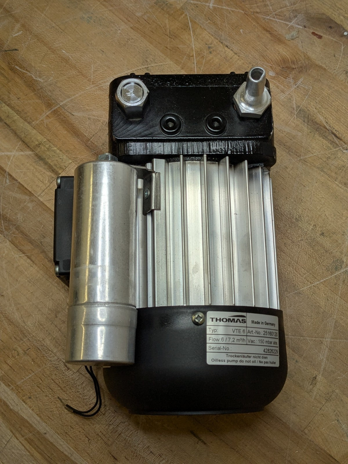 Thomas Oil-less Rotary Vane Vacuum Pump 7.2 m3/hr. 150 mbar abs. 115v 25160120