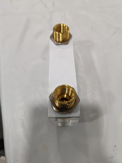 KING 1/4" F Port Block Style, Panel Mount Flowmeter 75301112C-07