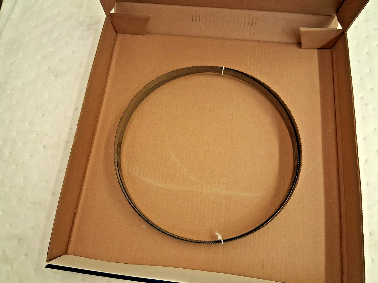 Irwin Blades Welded Bandsaw Blade 8ft 11" L x 3/4" W x 8-12 TPI 88570IBB82720