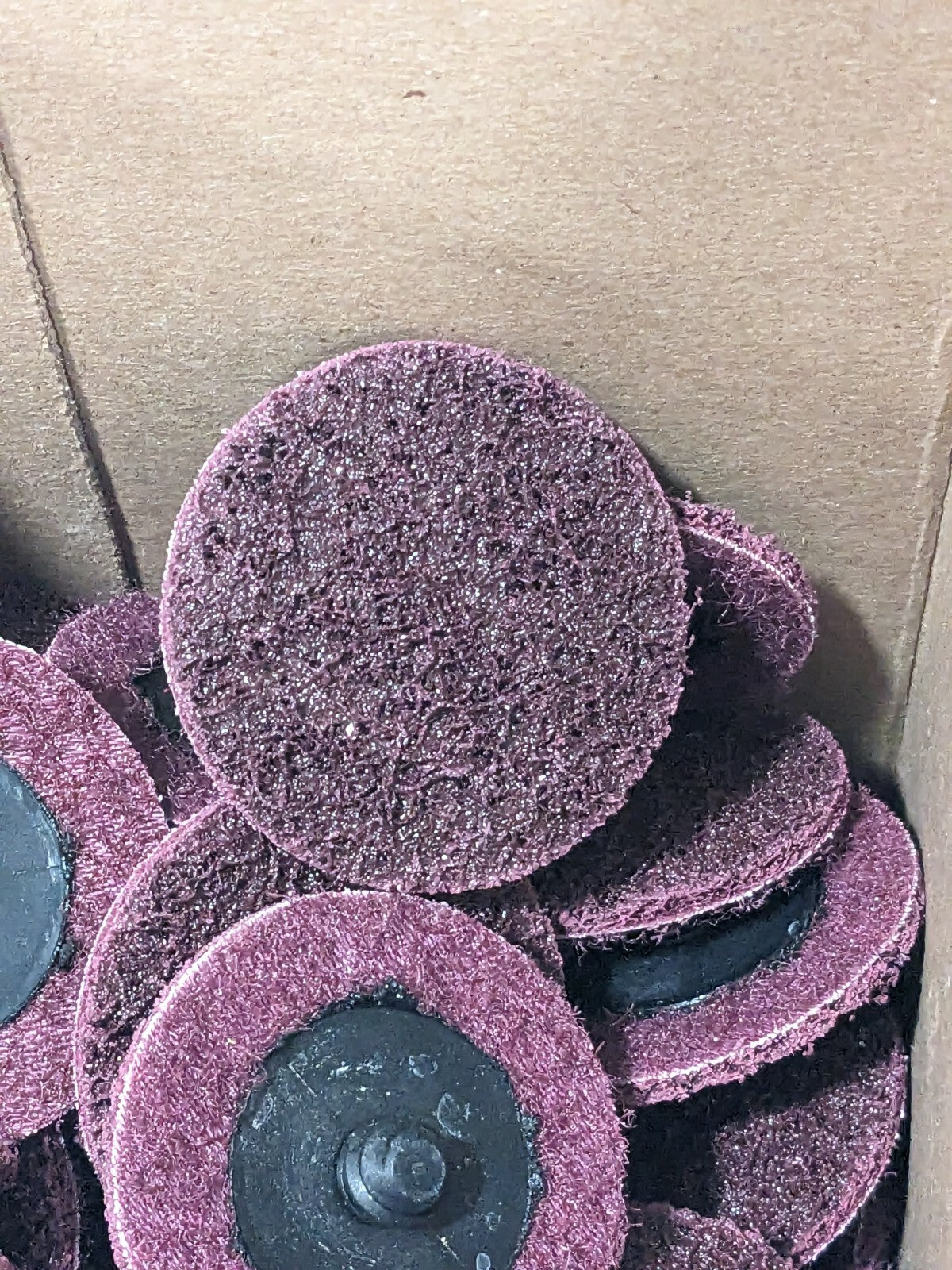 Brite Star Quick-Change Disc: Type R, 2" Dia, AO, Non-Woven Qty 50 84035039