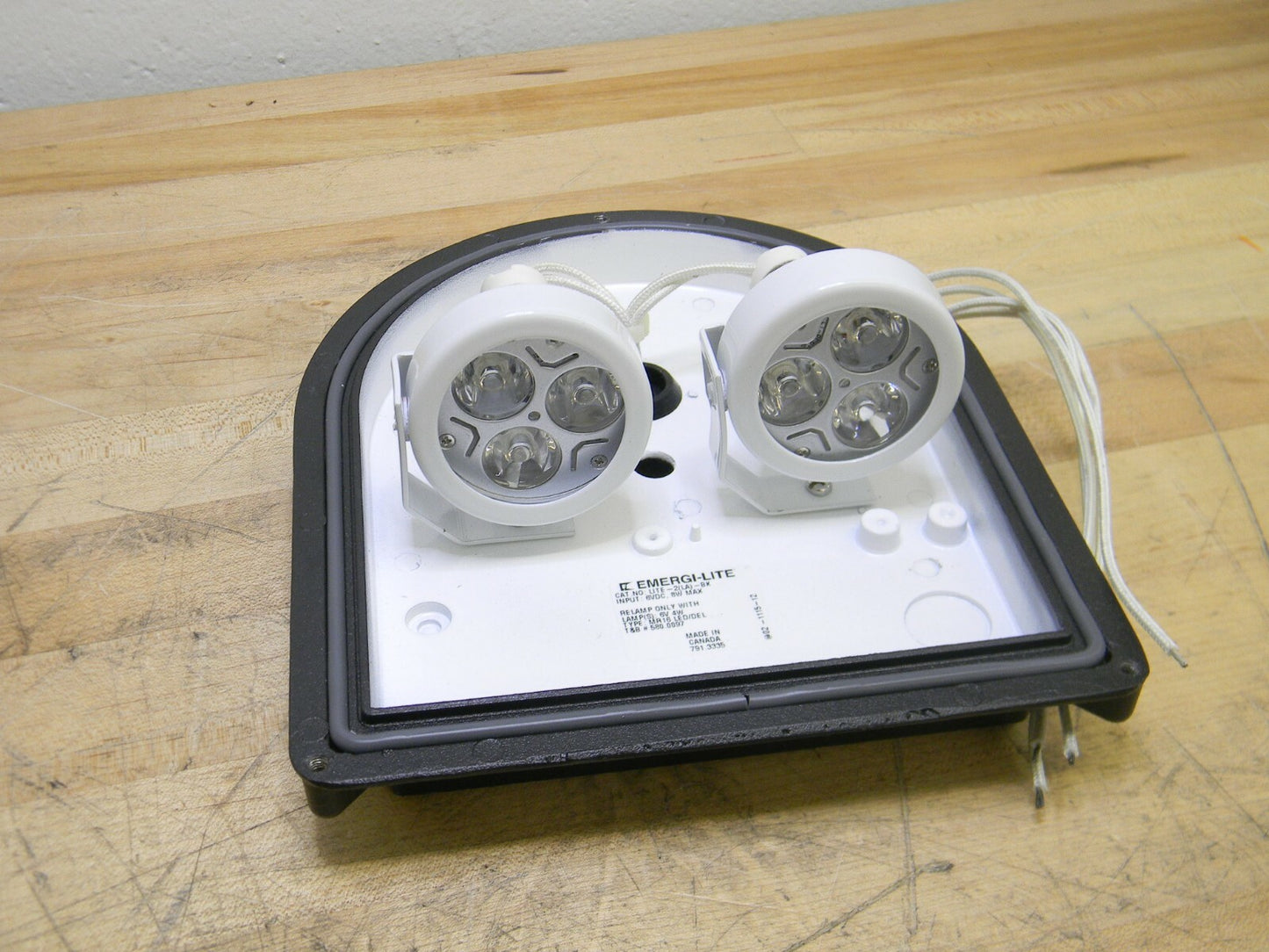 Thomas &amp; Betts Emergi-Lite Black LED Lamp 6V 4W Wall Mount Remote Fixture