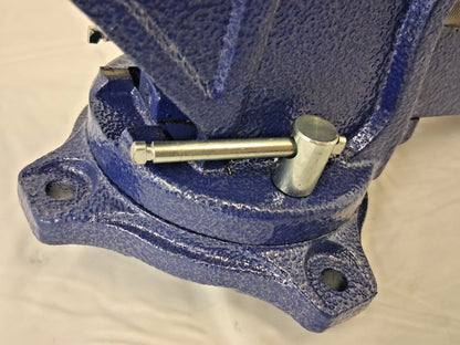 Wilton Bench Vise 4" Jaw Width 4" Opening 2-1/4" Throat Depth 11104