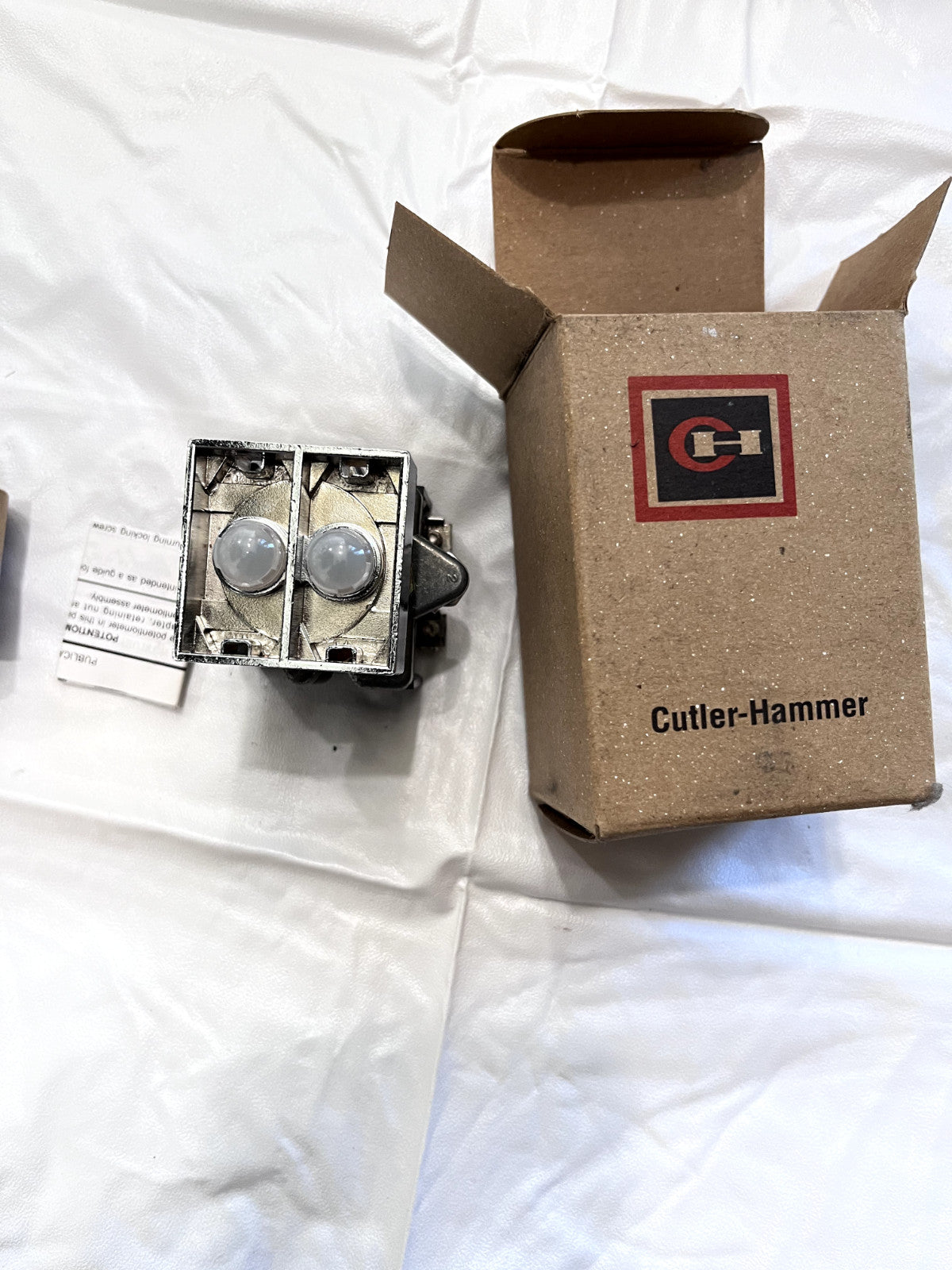 Eaton - Cutler Hammer E30CM Panel Mount Indicator Dual Incandescent 30mm Mount