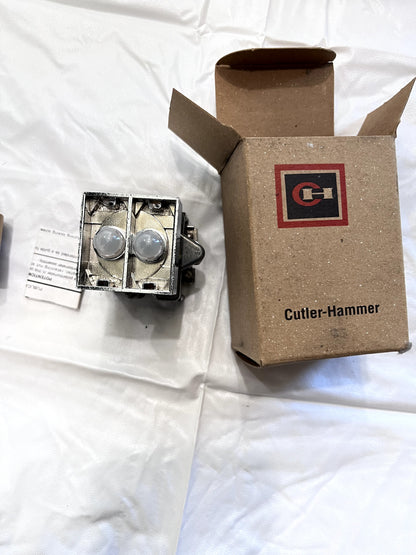 Eaton - Cutler Hammer E30CM Panel Mount Indicator Dual Incandescent 30mm Mount