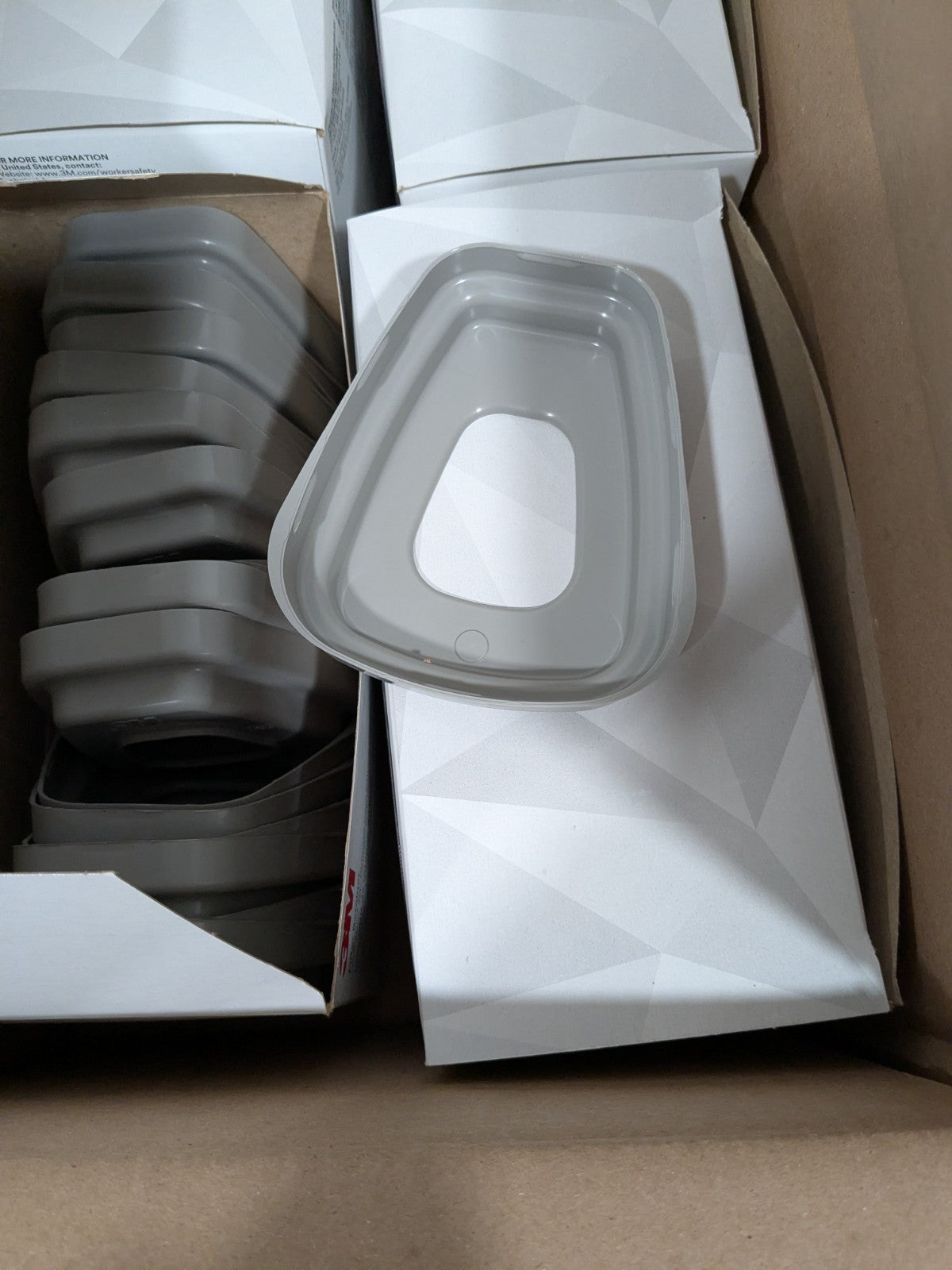 3M Filter Retainer 501, Box of 80 7100211073