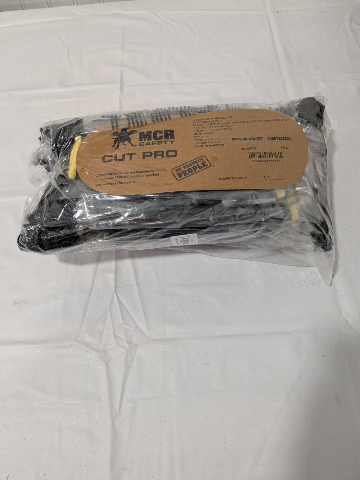 MCR SAFETY Cut, Puncture & Abrasion-Resistant Gloves Qty 12 9818NFS