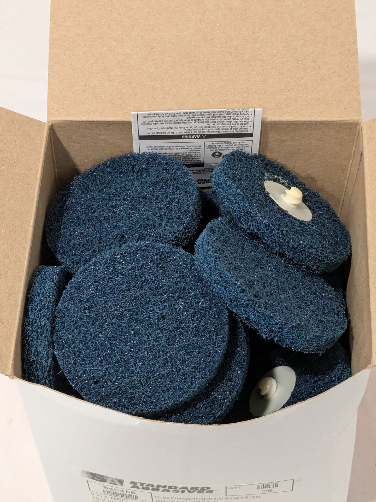 SA Quick-Change Disc: Type R, 3" Dia, AO, Non-Woven Box of 25 7100074872