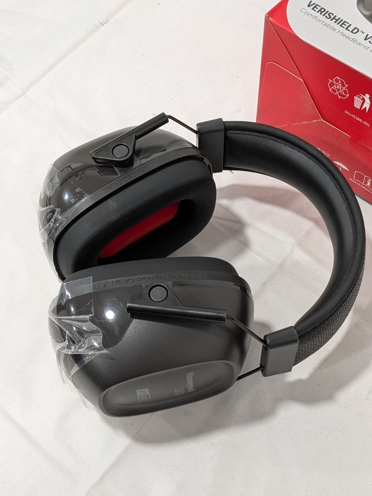 Honeywell VeriShield 100 Series Passive Earmuffs VS130, 30 NRR, Black 1035108-VS