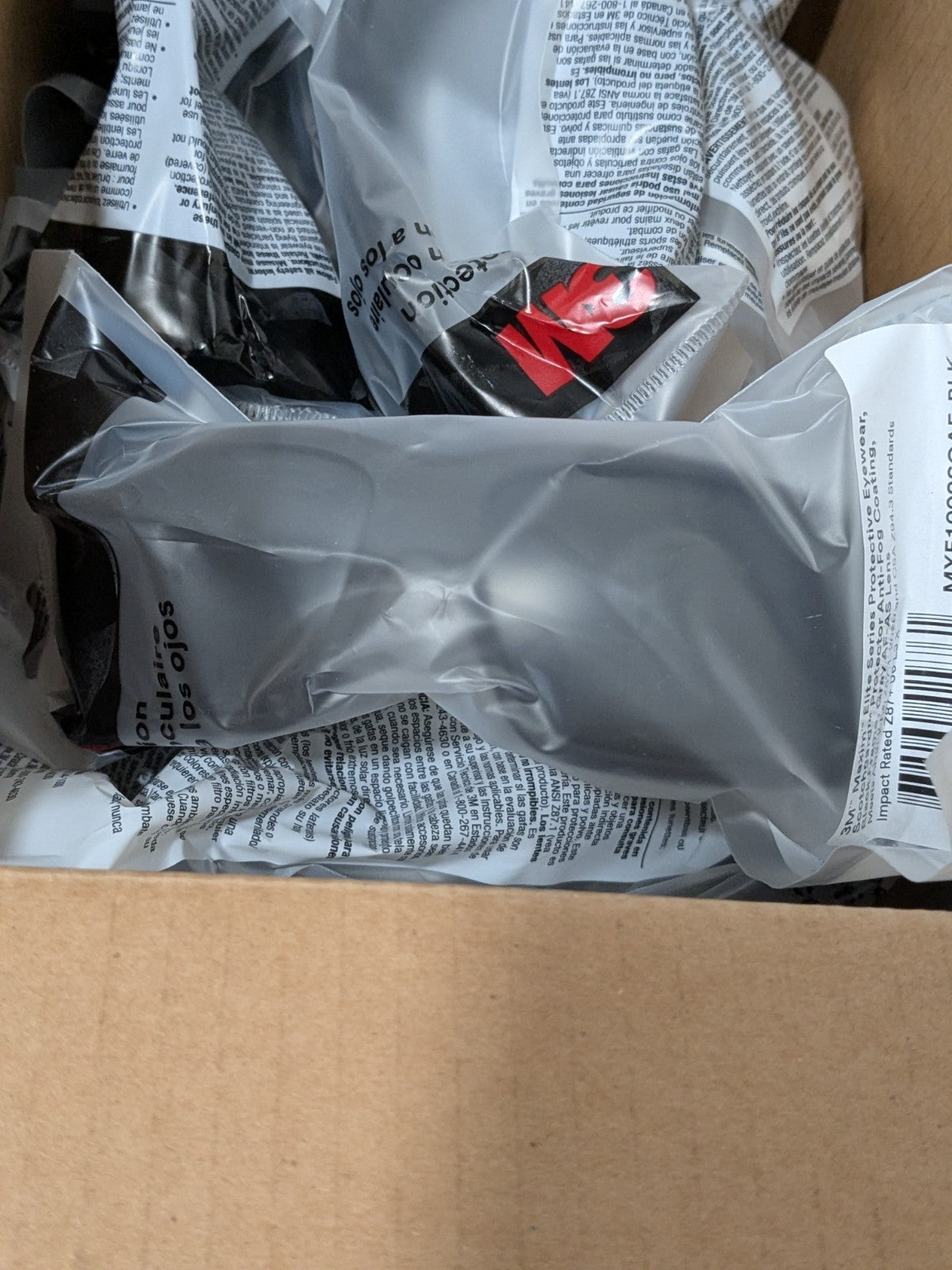 3M Maxim Elite Series, MXE1002SGAF-BLK, Black Frame Box of 18 7100222266