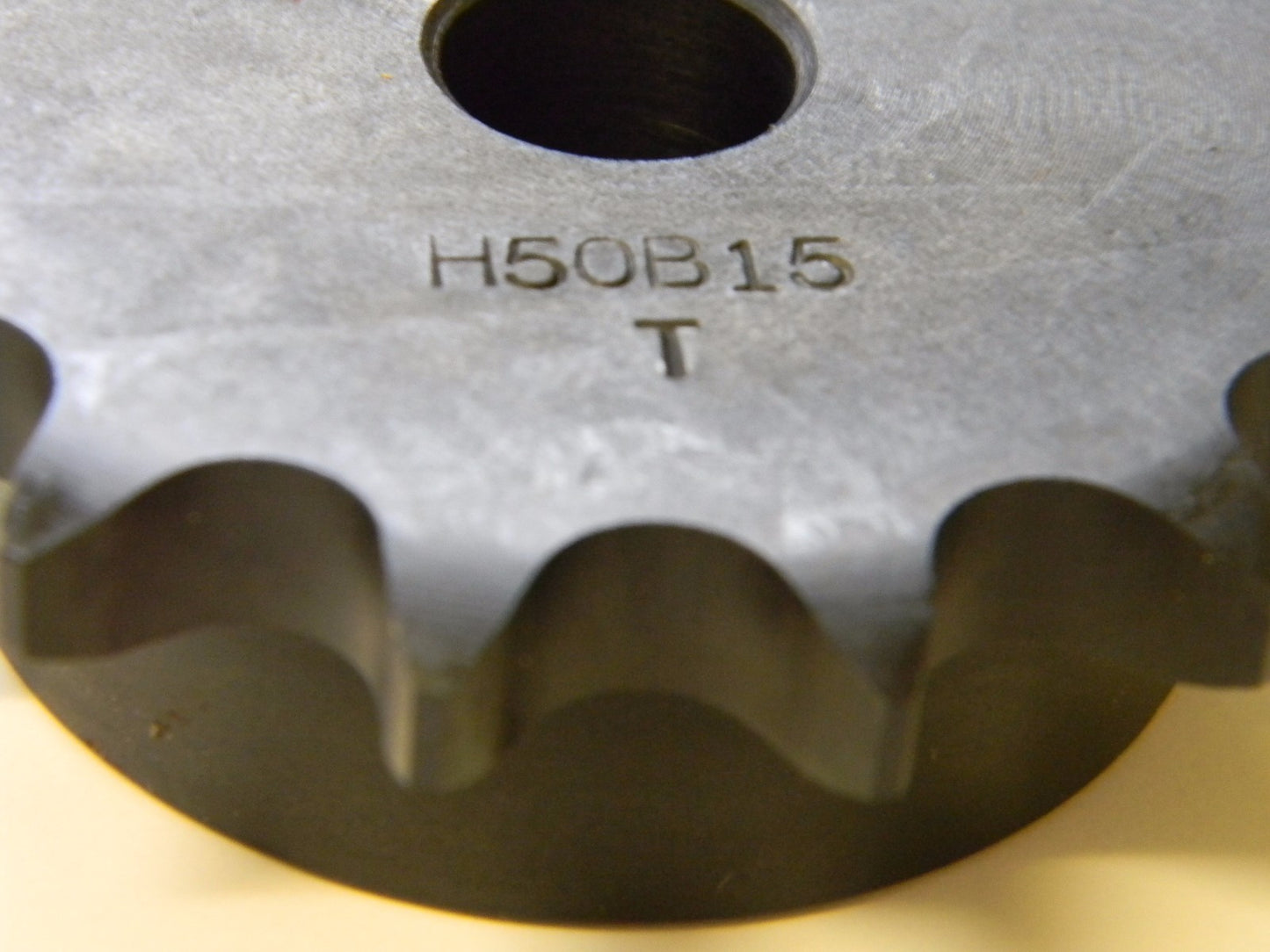 Tsubaki Plain Bore Sprocket 5/8" 15 Tooth Chain Size 50  H50B15