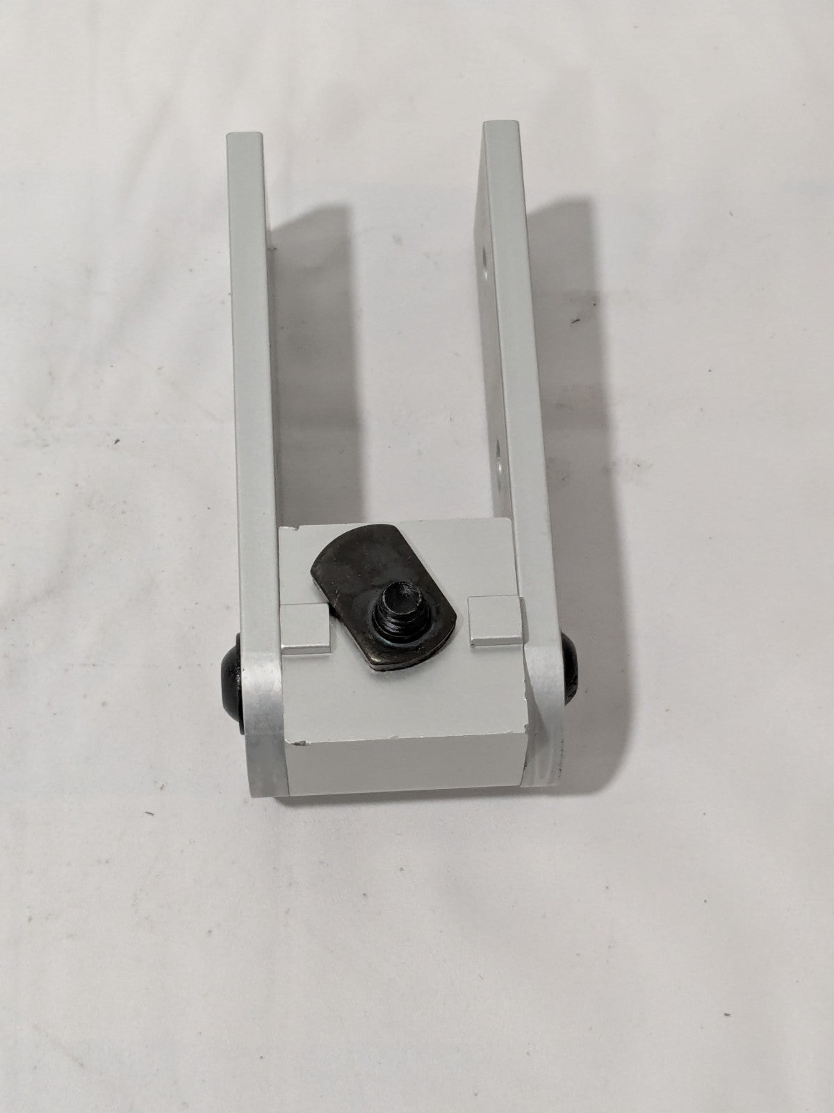 80/20 Inc. Pivot Arm: Use with Series 15 & Bolt Kit 3320 or 3325 4398