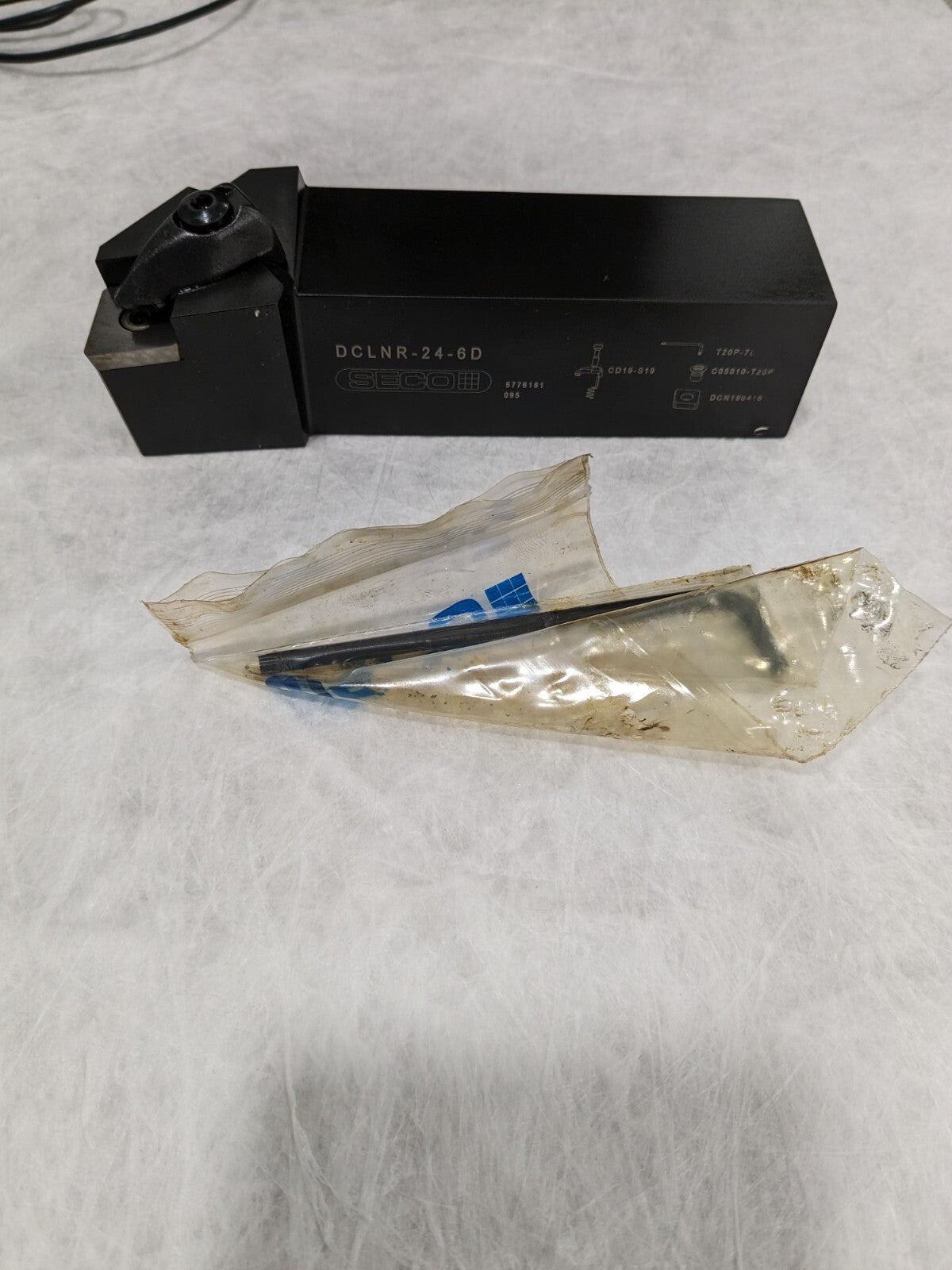 SECO Indexable Turning Toolholder: DCLNR-24-6D, Clamp 02565469