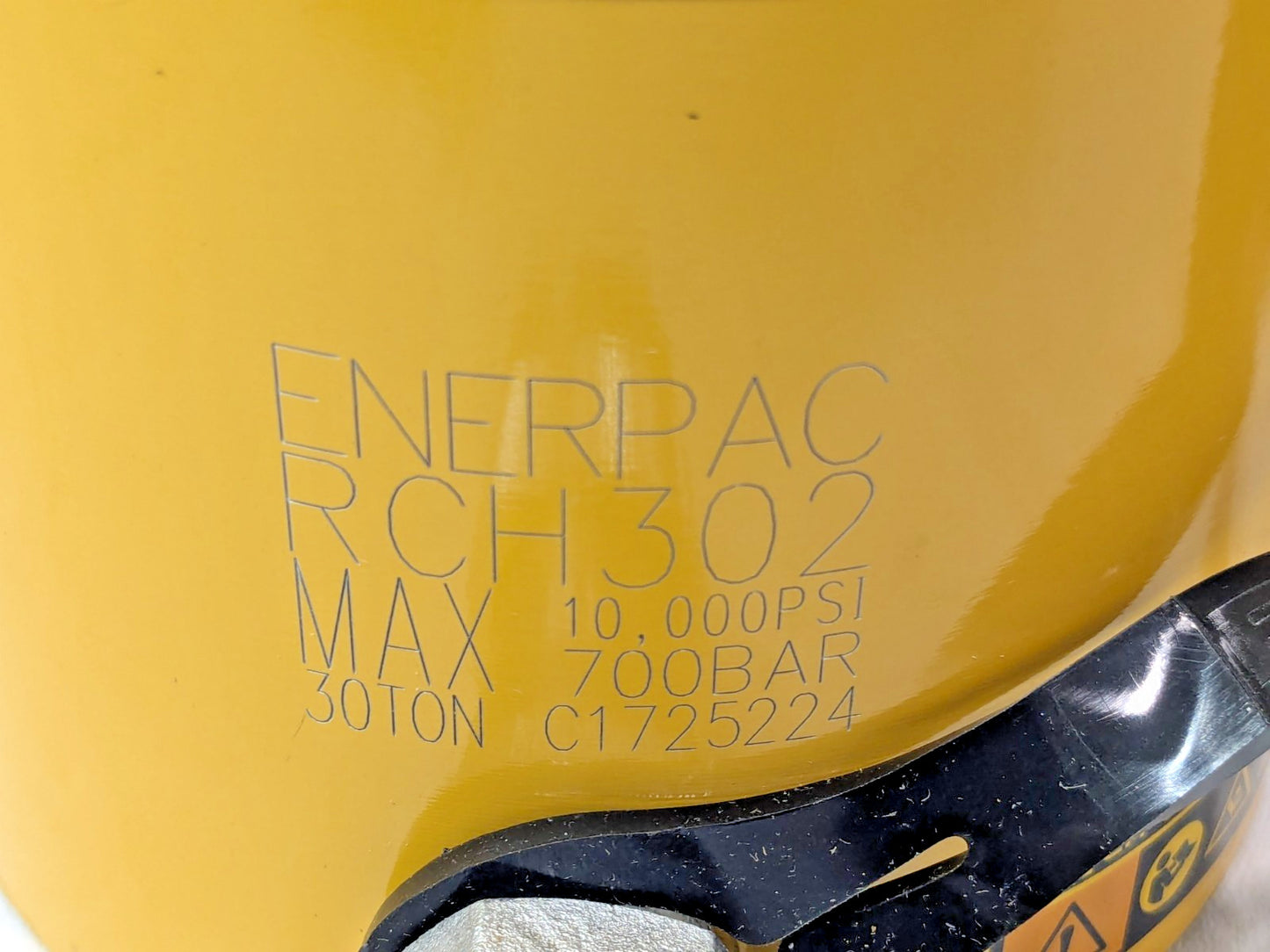 Enerpac Single-Acting Hollow Plunger Cylinder 30T 10000 PSI RCH302