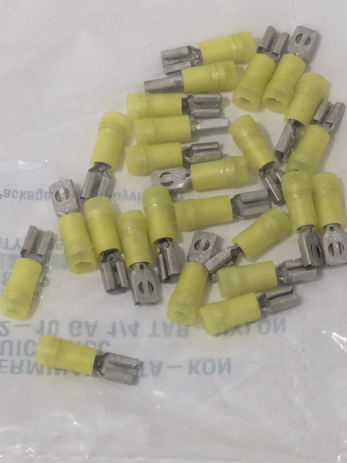 (25) Wire Disconnect: Female, Yellow, Nylon, 12-10 AWG, 1/4" Tab Width BD-18392