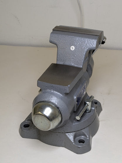 Wilton Mechanics Pro Bench Vise w/ Swivel Base 4-1/2" Jaw Width 4" Opening 28810
