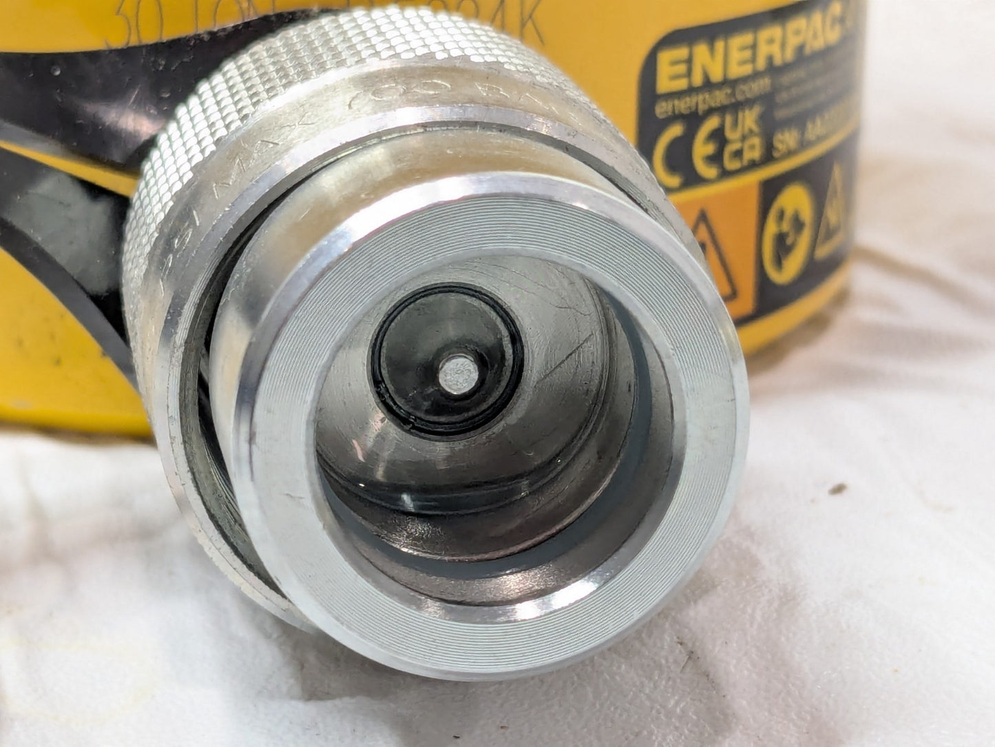 Enerpac 30 Ton Single-Acting Low-Height Hydraulic Cylinder RCS302