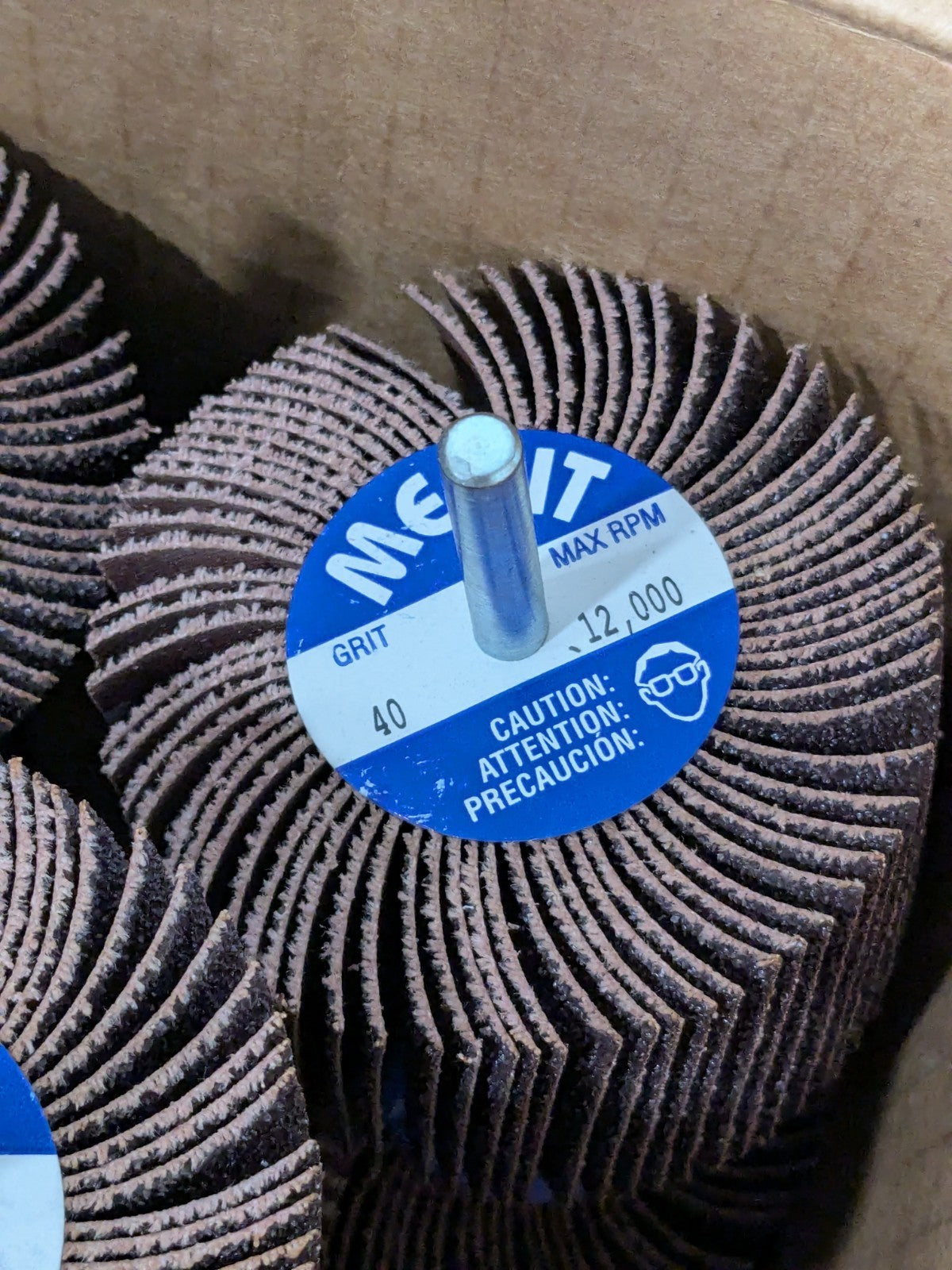 Merit Mounted Flap Wheel: 3" Dia, 2" Face Width, 40G, AO Box of 10 088