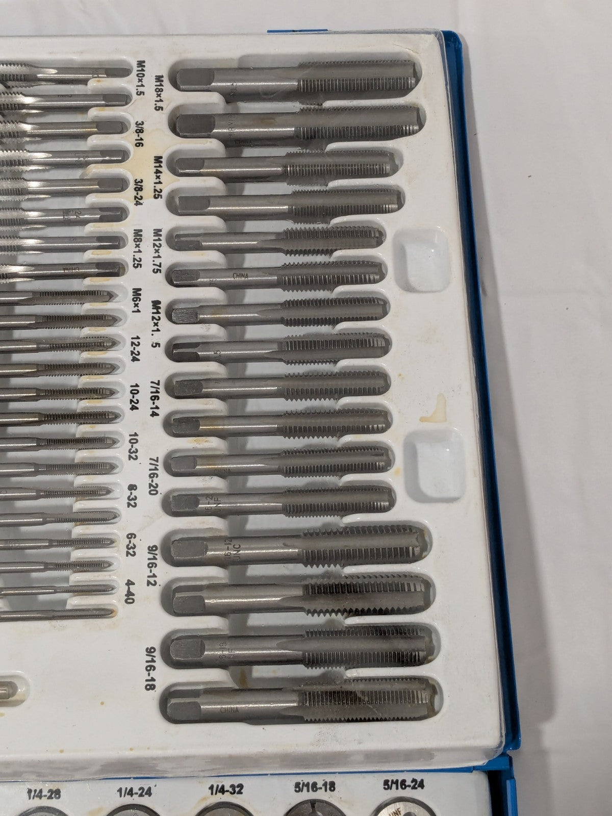 110 Piece Tap & Die Set #4-40 to 3/4-16 Taps NPT, UNC & UNF 03959137