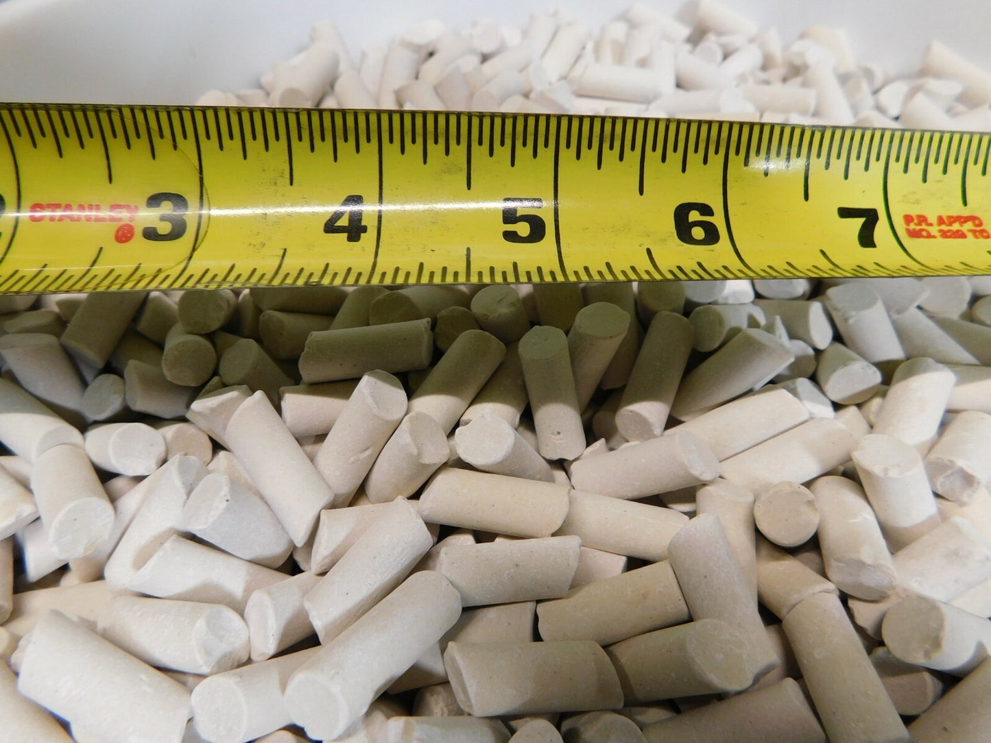 Raytech Ceramic Plastic Blend Carrier 5/16" L x 3/4" H Cylinder 41-349