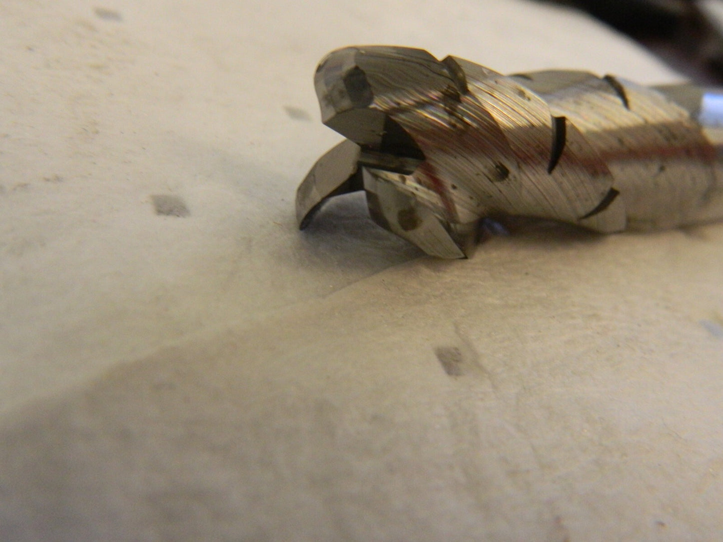 Solid Carbide End Mill For Pocketing And Ramping In Aluminum 119621