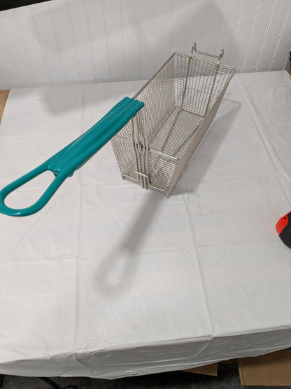 FRANKLIN FRY BASKET W/FRONT HOOK 13 1/4 IN X 6 1/2 IN X 5 7/8 IN 63121