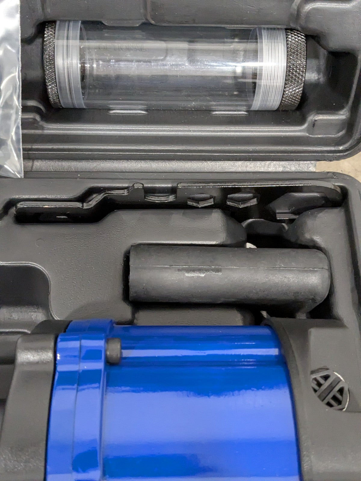 RivetKing Air Rivet Tool: 3/16" Capacity, 5/8" Stroke Length ZT-6000-V