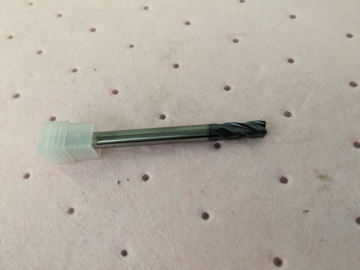 YG CARBIDE 4FL X-POWER end mill WITH CORNER RADIUS EM639905