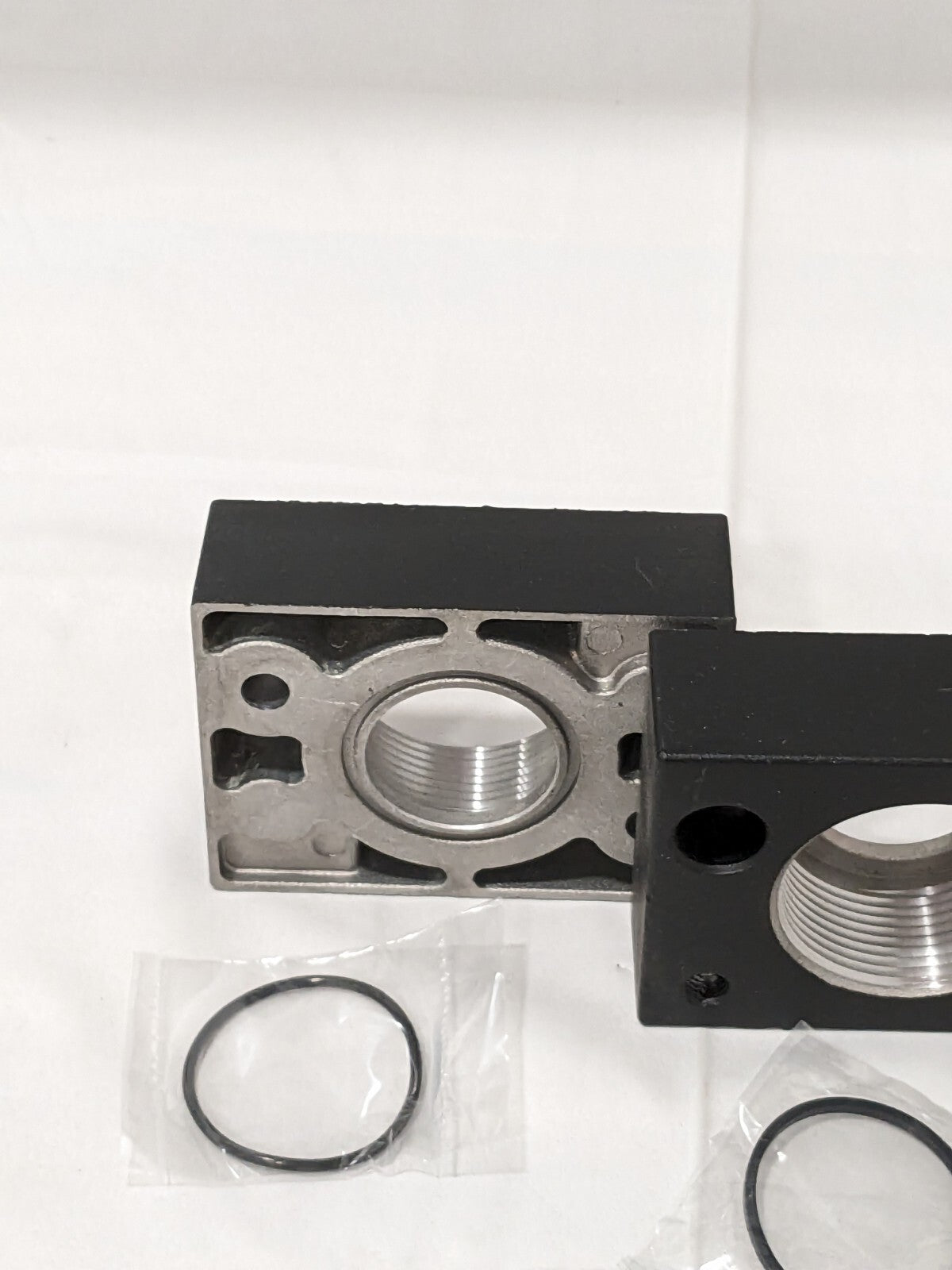 PARKER FRL Modular Port Block Kit: Nitrile, 1-1/2" Port, Use with P3N P3NKB9BCP