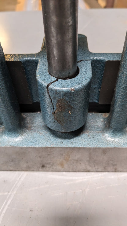 Gibraltar 8" Jaw Opening Cap x 2" Throat Horiz Drill Press Vise 428-84652 Damage