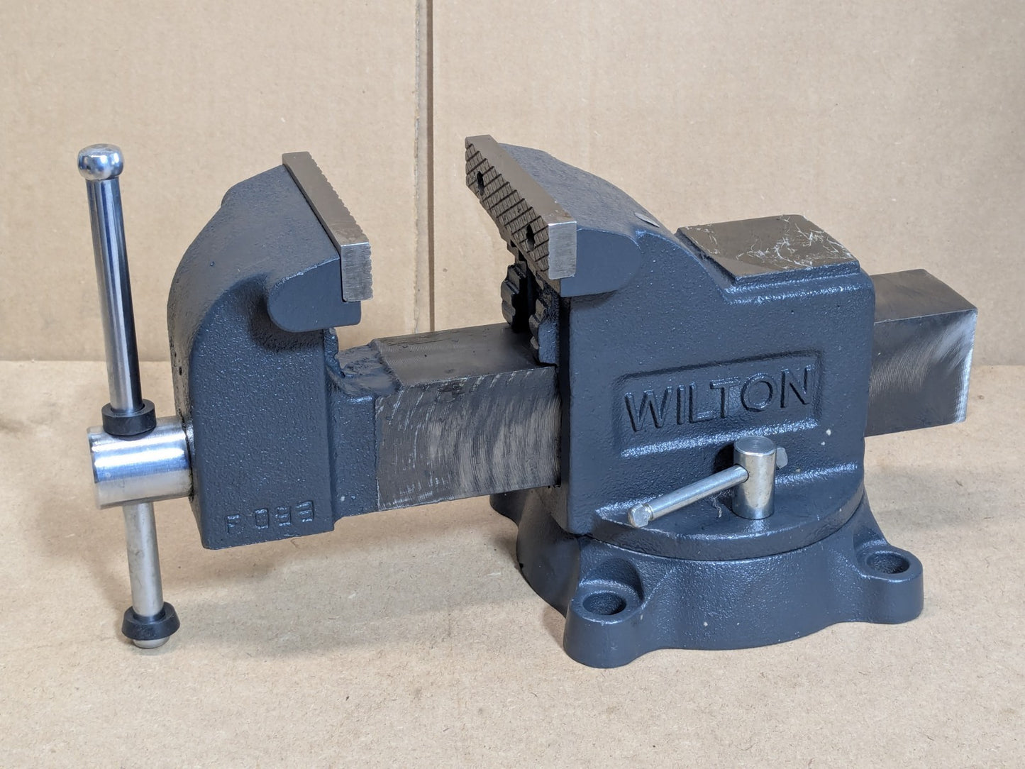 Wilton Shop Bench Vise w/ Swivel Base 4" Jaw Width 4" Opening Capacity 63300