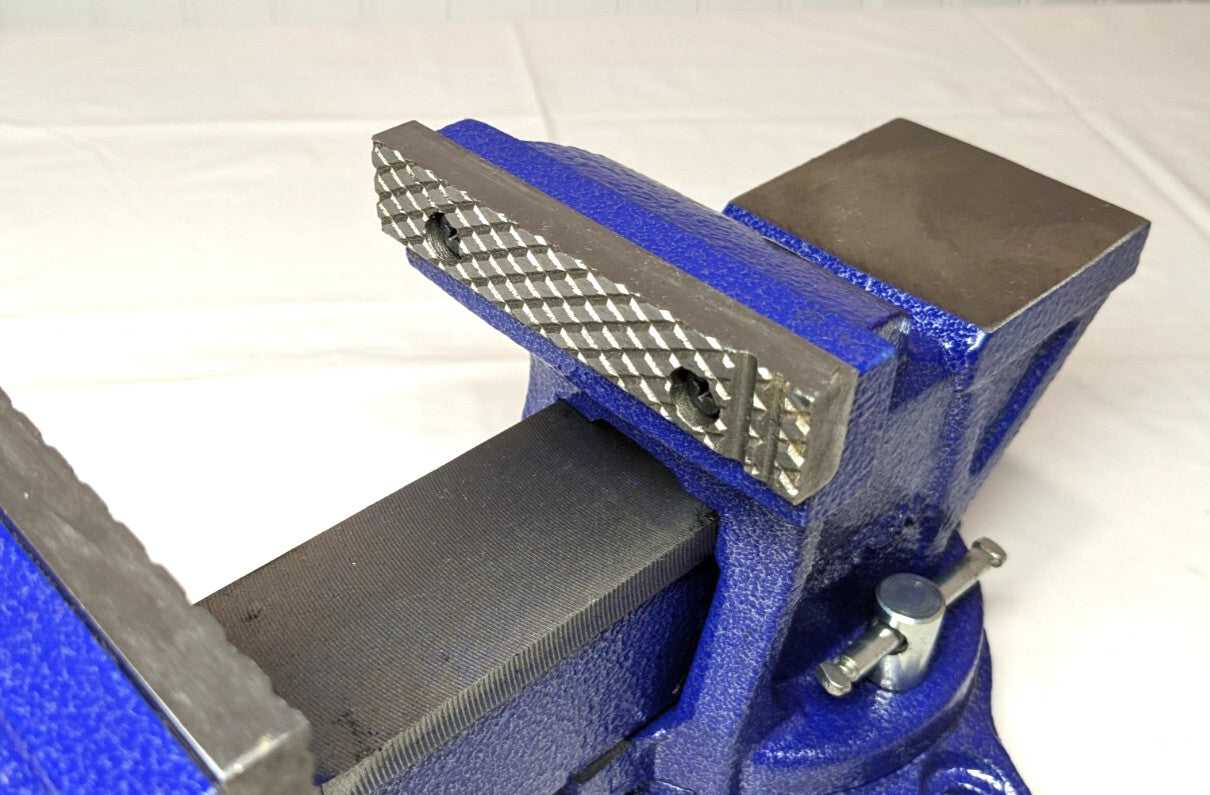 WILTON  4" Bench Vise   4" Jaw Width & Opening  11104