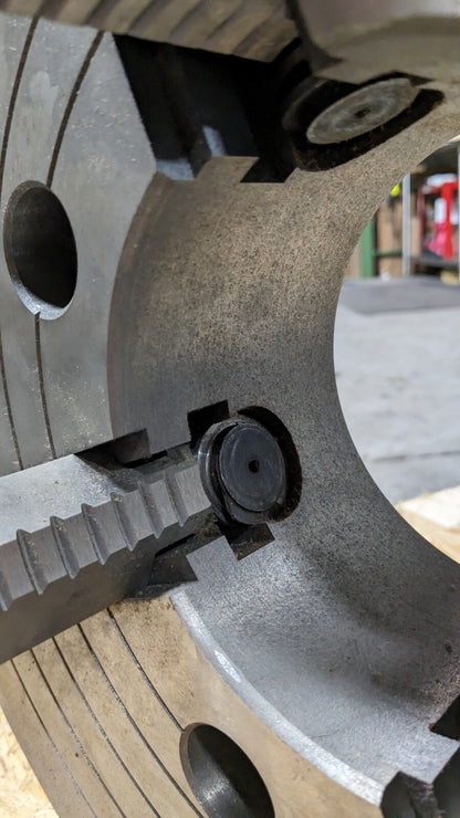 Manual Lathe Chuck 4-Jaw Independent 16" Diameter D1-8 Direct Mount