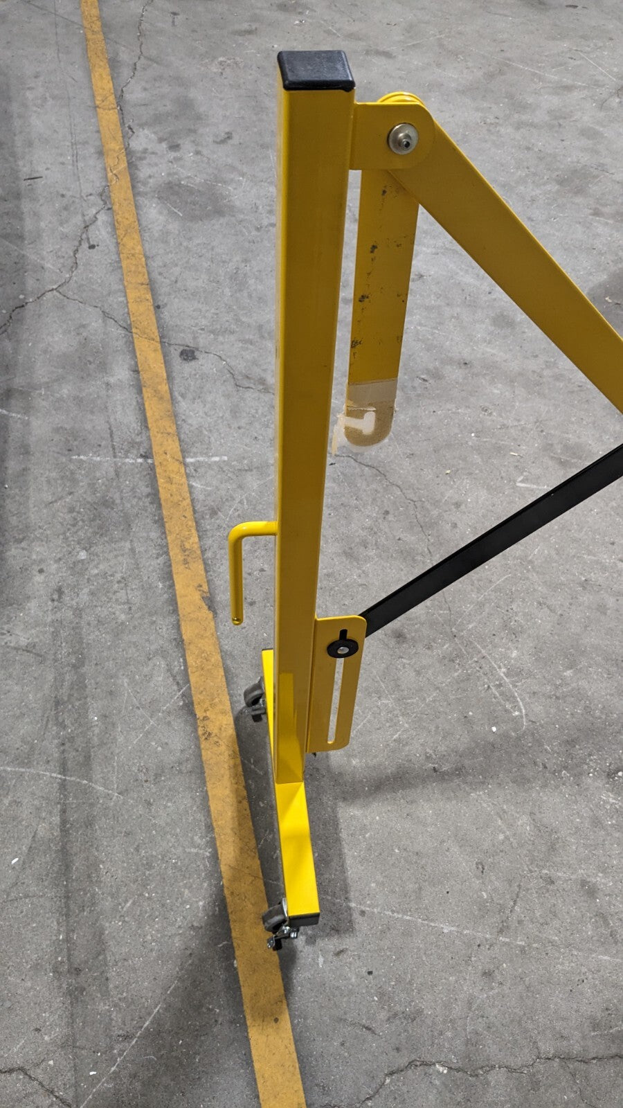 Expandable Barricade 37 x 11' Aluminum & Steel Frame Black & Yellow Aluminum