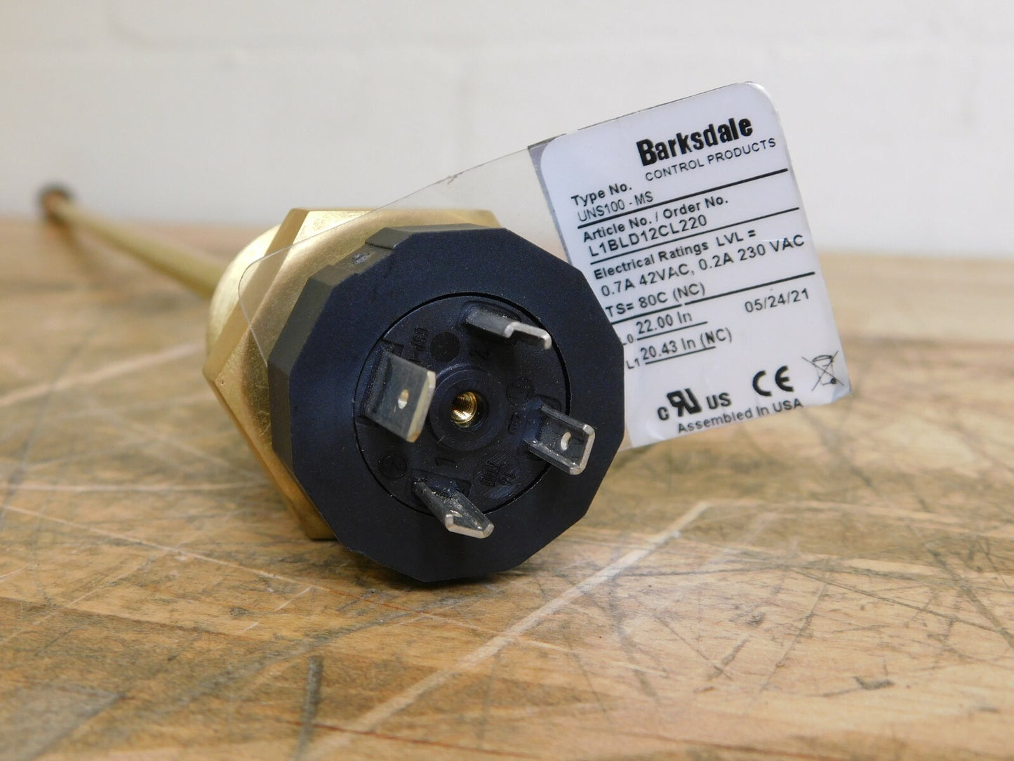 Barksdale Liquid Level & Temperature Switch 176°F Normally Open L1BLD12CL220