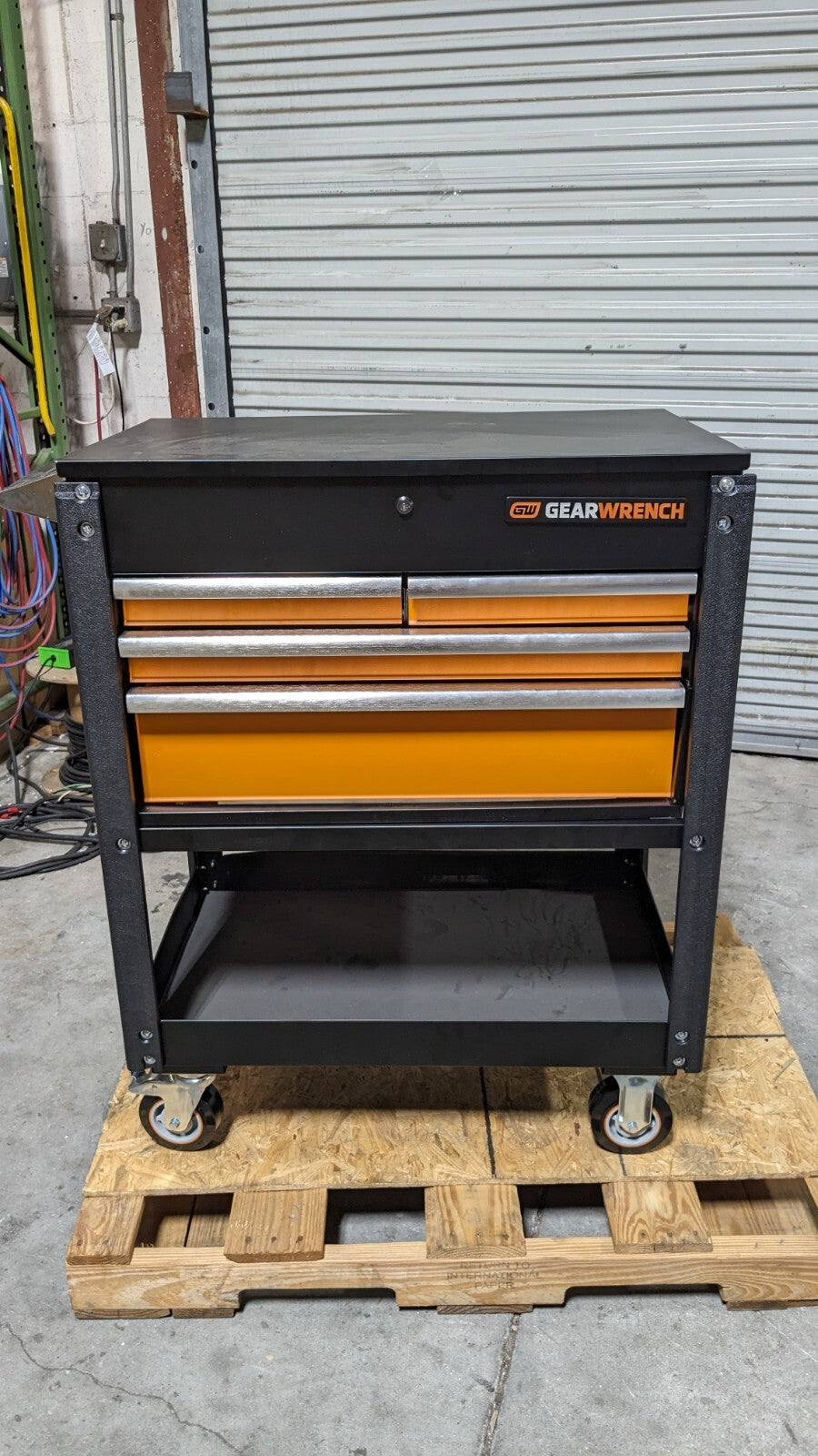 GEARWRENCH 32″ Wide x 42″ High x 21″ Deep, 4 Drawer Tool Cart 650 Lb Cap Damaged