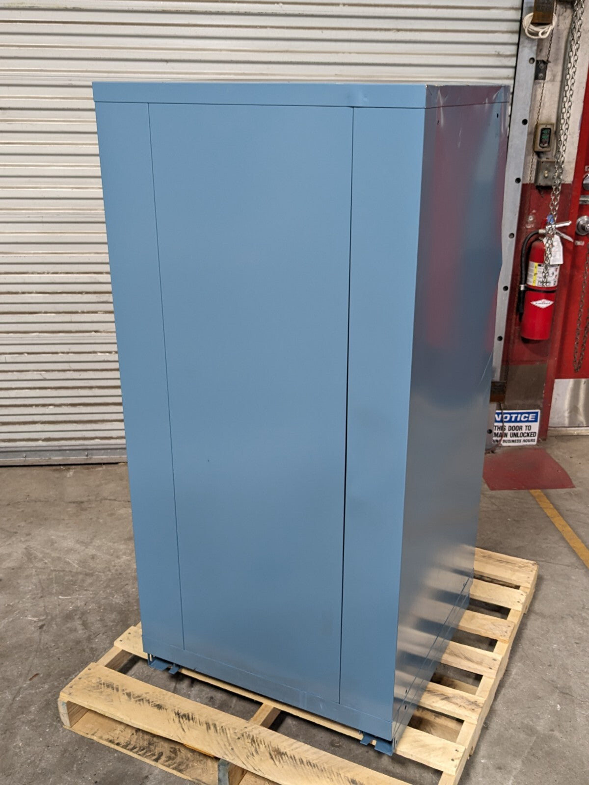 Lista 12 Drawer Modular Storage Cabinet 59 x 28 x 28 Steel Blue SCRATCH N DENT