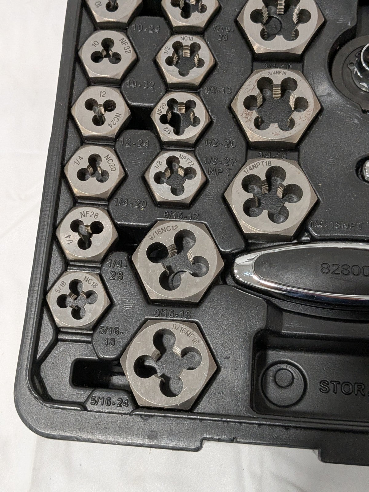 GEARWRENCH 109 Pc. SAE & Metric Ratcheting Tap and Die Set INCOMPLETE 82812