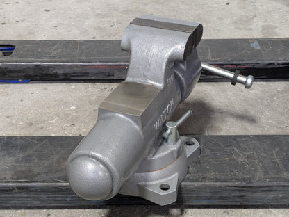 Wilton Round Channel Machinist Vise w/ Swivel Base 5" Jaw Width 8" Opening 28832