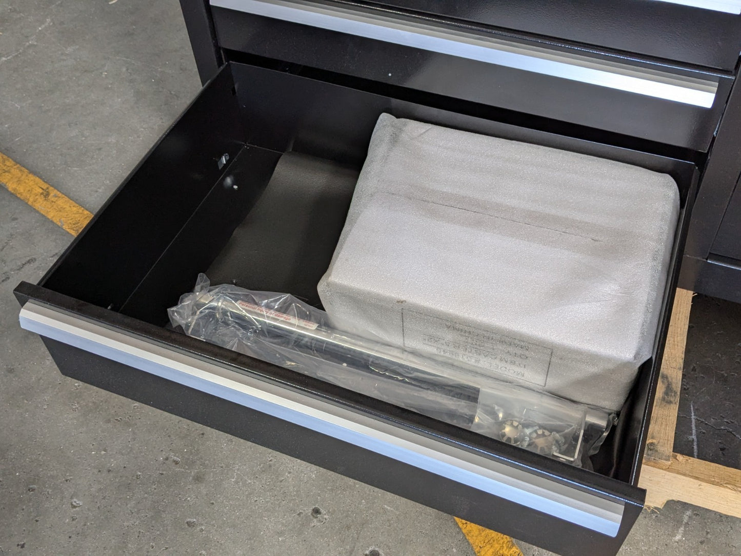 Kennedy Heavy Duty Roller Cabinet Tool Box 15 Drawer 39 x 39 x 18 Steel Black