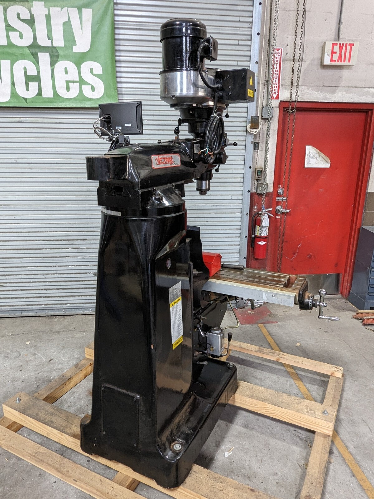 Vectrax 9 x 48 Milling Machine  3HP 230/460v  Variable Speed   Newall X/Y DRO