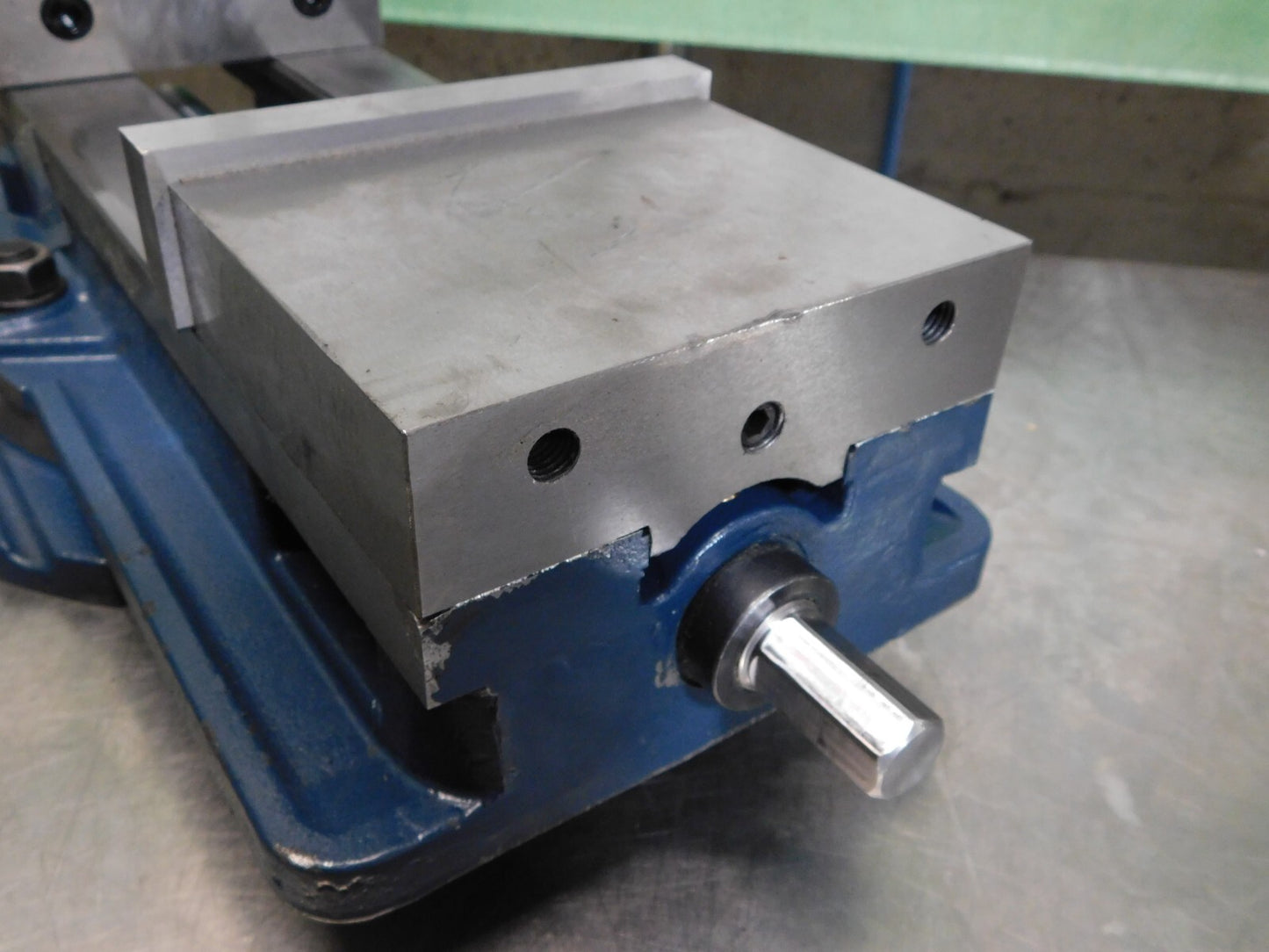 Gibraltar Precision Manual Horizontal Swivel Machine Vise 8-1/4" Opening 6" Jaws