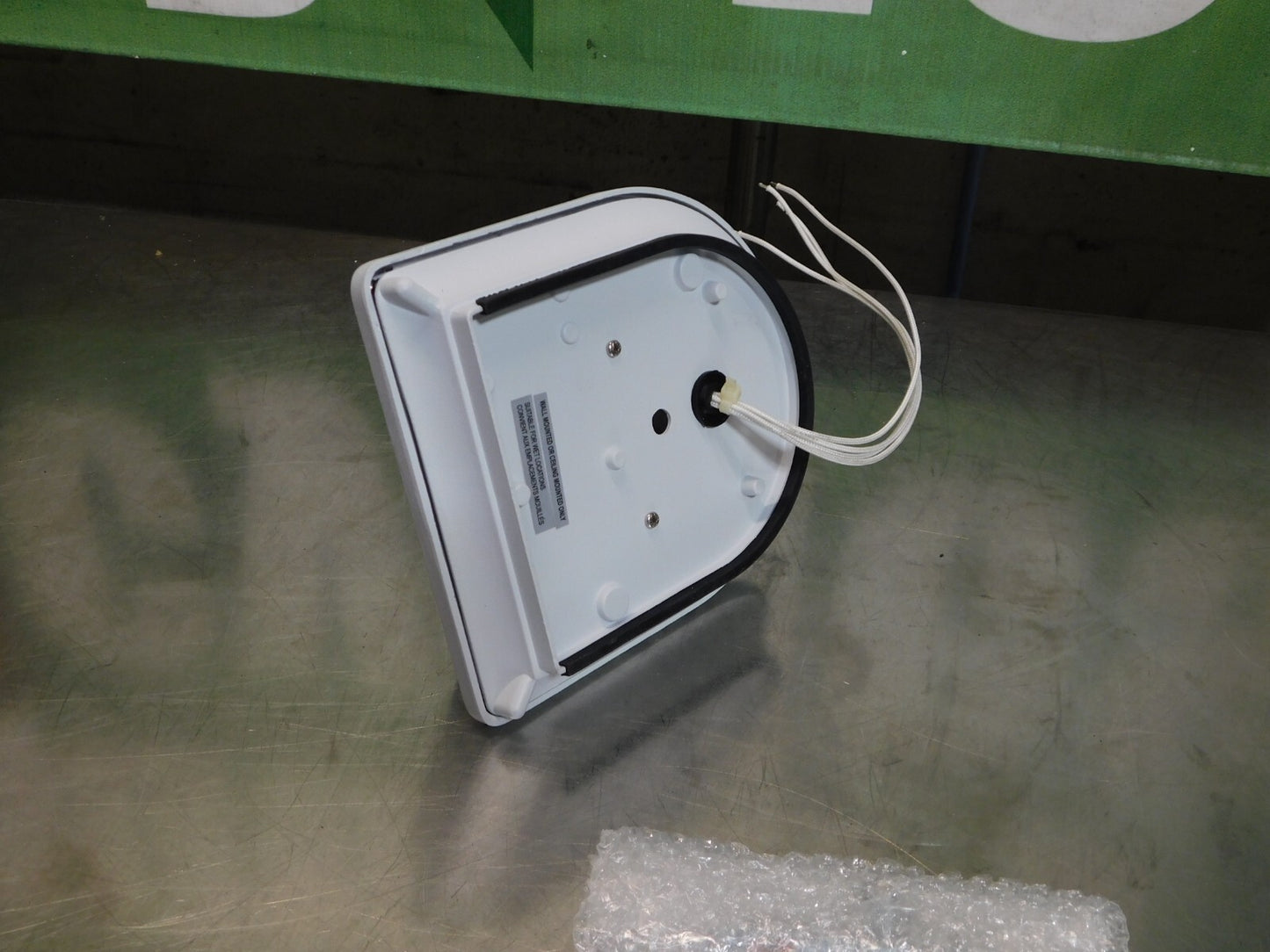 Thomas & Betts Literay Wall Mount LED 6V 4W LITE-2(LA)-WT